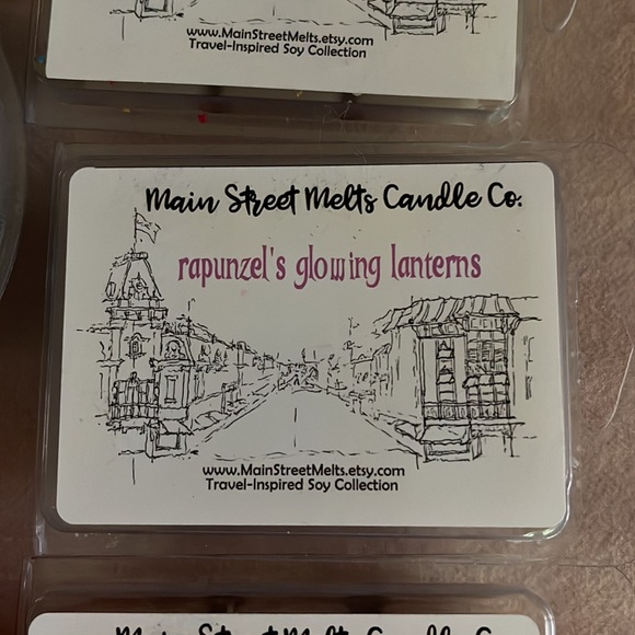 4 Disney Scentsy Bars and 3 Disney Small Shop Wax Melts - Picture 9 of 10